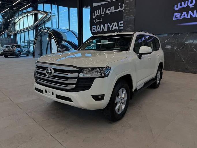 New Toyota Fortuner II Facelift, 2.7 l, 2025 in Abu Dhabi by Baniyas Cars Abu Dhabi, White color. GCC Specs | AUTO.AE