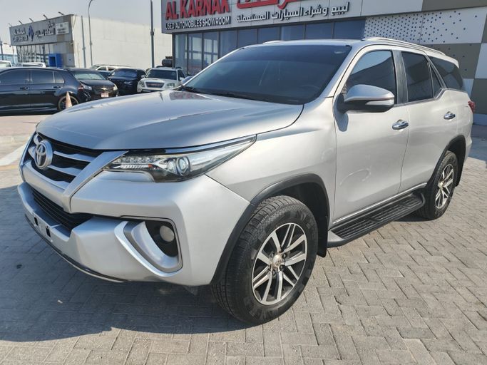 Used Toyota Fortuner II, 4.0 l, 2017 in UAE, Abu Dhabi by The Shark Automobile Showroom, Silver color. GCC Specs | AUTO.AE | Listing #278942