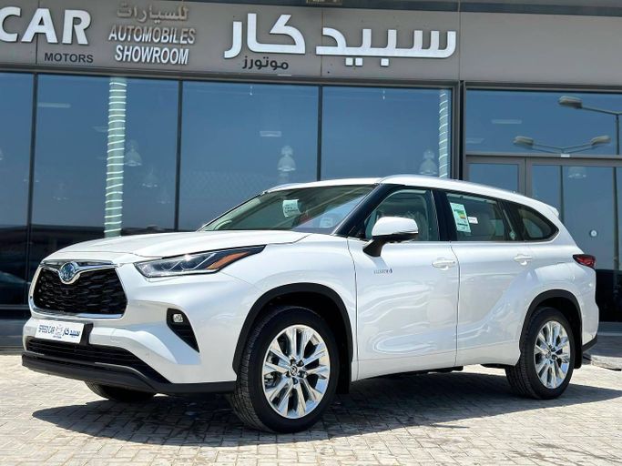 Новый Toyota Highlander IV (U70), 2.5 л, 2023 в Абу-Даби от Speed Car Motors Белый цвет.  | AUTO.AE