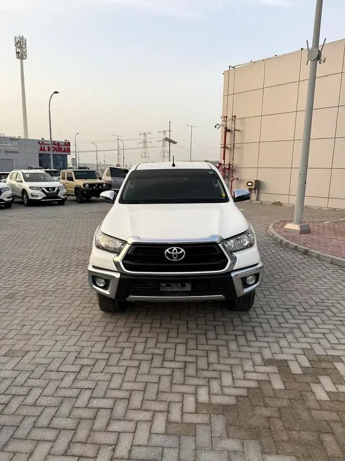 مستعملة Toyota Hilux فيس ليفت الثامن, 2.8 l, 2024 في في الإمارات, أبوظبي من Bin Faraj Automobile Showroom، اللون أبيض. مواصفات الخليج | AUTO.AE | إعلان #275551