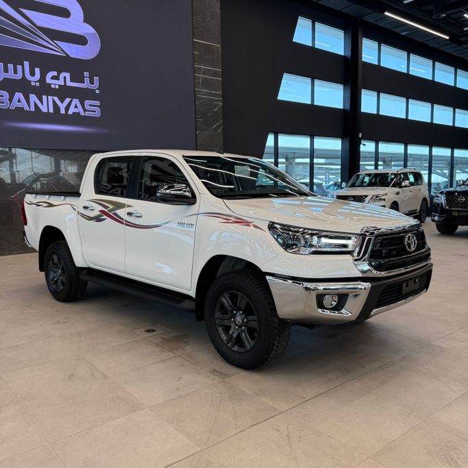 Новый Toyota Hilux VIII Рестайлинг, 2.7 л, 2026 в ОАЭ, Абу-Даби от Baniyas Cars Abu Dhabi Белый цвет. Other | AUTO.AE | Объявление #275746