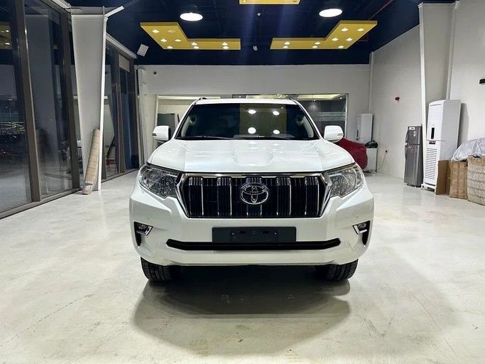 Used Toyota Land Cruiser Prado 150 Series Facelift 3, 4.0 l, 2023 in Abu Dhabi by Al Ramz Motors, Grey color. GCC Specs | AUTO.AE