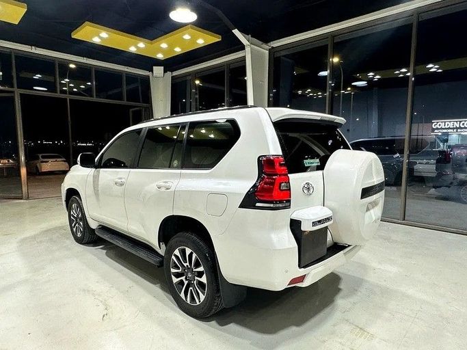 Used Toyota Land Cruiser Prado 150 Series Facelift 3, 4.0 l, 2023 in Abu Dhabi by Al Ramz Motors, Grey color. GCC Specs | AUTO.AE