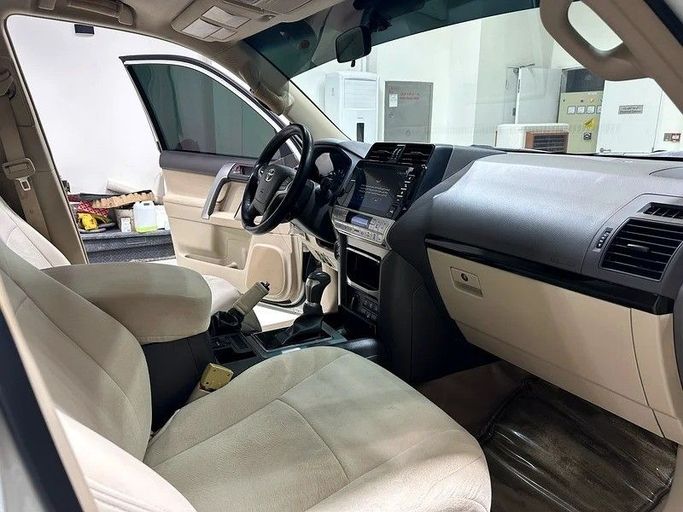 Used Toyota Land Cruiser Prado 150 Series Facelift 3, 4.0 l, 2023 in Abu Dhabi by Al Ramz Motors, Grey color. GCC Specs | AUTO.AE