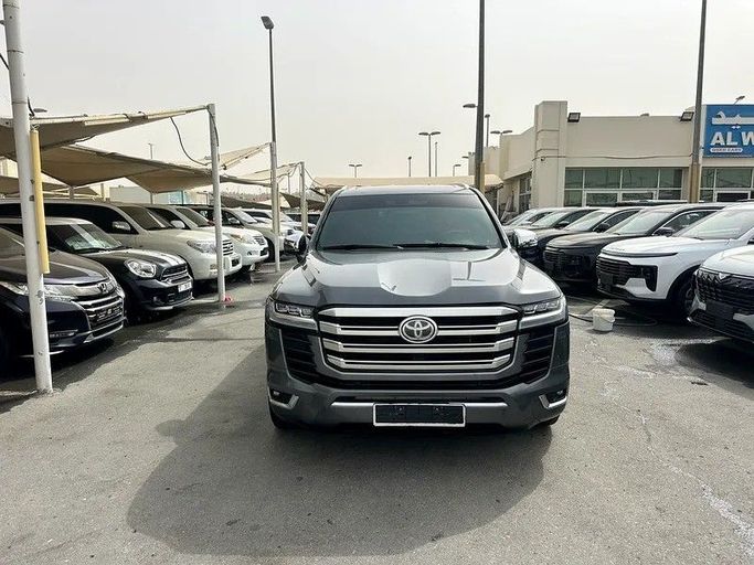 Подержанный Toyota Land Cruiser 200 Series, 4.0 л, 2009 в Абу-Даби от Al Waleed Used Cars Серый цвет. GCC | AUTO.AE
