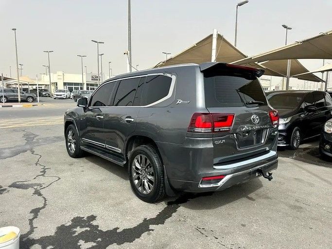 Подержанный Toyota Land Cruiser 200 Series, 4.0 л, 2009 в Абу-Даби от Al Waleed Used Cars Серый цвет. GCC | AUTO.AE