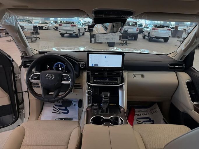 New Toyota Land Cruiser 300 Series, 3.4 l, 2025 in Abu Dhabi by Baniyas Cars Abu Dhabi, White color. GCC Specs | AUTO.AE