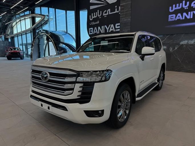 New Toyota Land Cruiser 300 Series, 3.4 l, 2025 in Abu Dhabi by Baniyas Cars Abu Dhabi, White color. GCC Specs | AUTO.AE