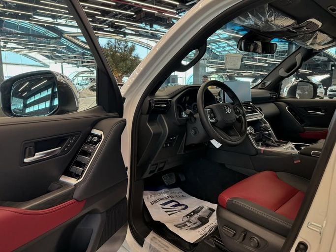 New Toyota Land Cruiser 300 Series, 3.4 l, 2025 in Abu Dhabi by Baniyas Cars Abu Dhabi, White color. GCC Specs | AUTO.AE