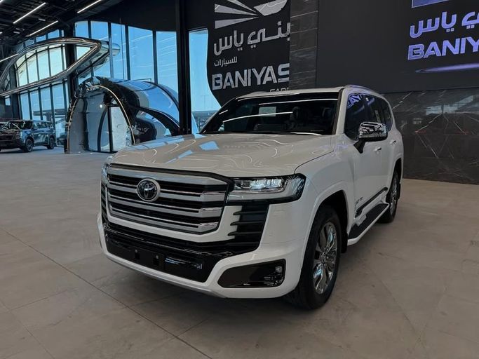 New Toyota Land Cruiser 300 Series, 3.4 l, 2025 in Abu Dhabi by Baniyas Cars Abu Dhabi, White color. GCC Specs | AUTO.AE