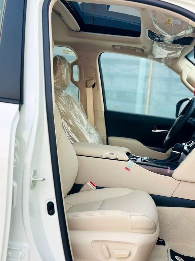 Новый Toyota Land Cruiser 300 Series, 3.4 л, 2025 в Абу-Даби от Al Lulu Cars Белый цвет. GCC | AUTO.AE