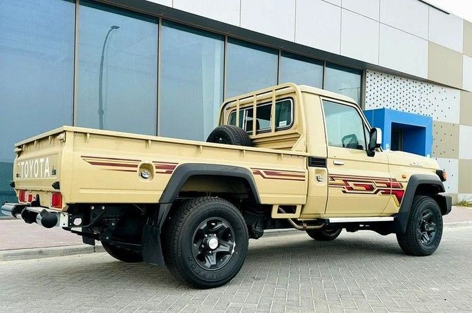 New Toyota Land Cruiser 70 Series Facelift 2, 4.0 l, 2025 in Abu Dhabi by Al Lulu Cars, Beige color. GCC Specs | AUTO.AE
