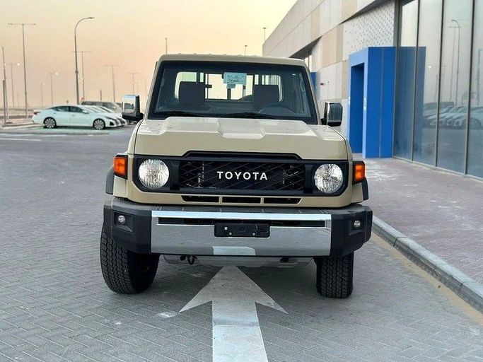 New Toyota Land Cruiser 70 Series Facelift 2, 4.0 l, 2025 in Abu Dhabi by Al Lulu Cars, Beige color. GCC Specs | AUTO.AE