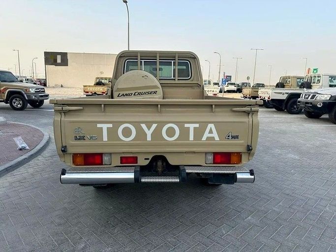 New Toyota Land Cruiser 70 Series Facelift 1, 4.0 l, 2022 in Abu Dhabi by Al Lulu Cars, Beige color. GCC Specs | AUTO.AE