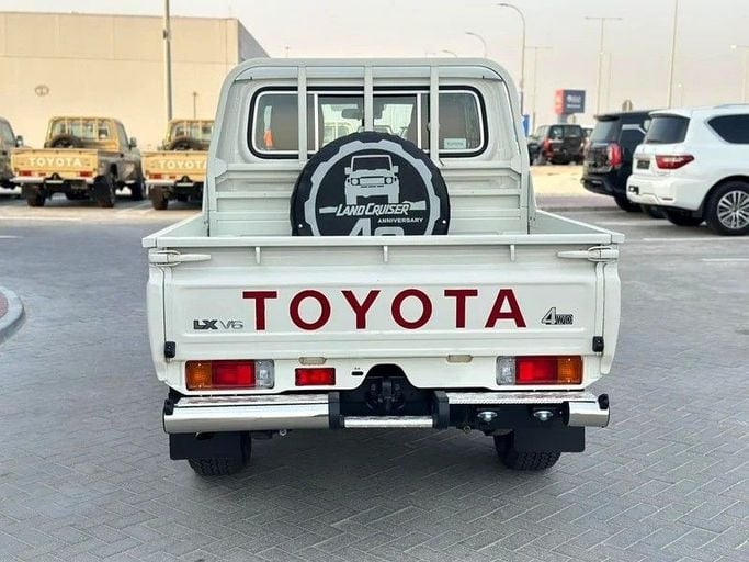 New Toyota Land Cruiser 70 Series Facelift 2, 4.0 l, 2025 in Abu Dhabi by Al Lulu Cars, White color. GCC Specs | AUTO.AE