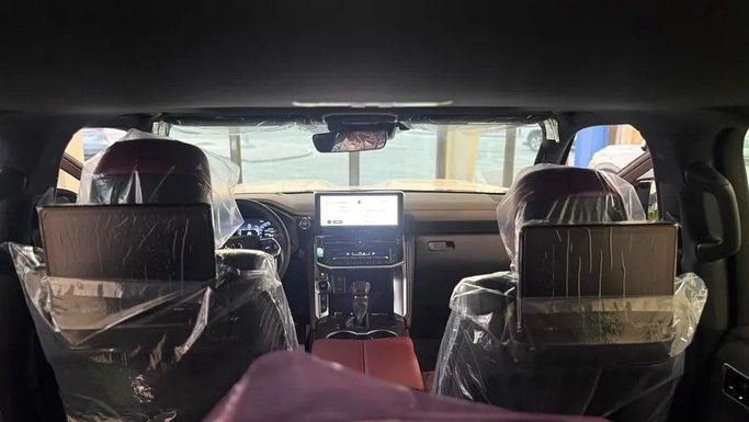 New Toyota Land Cruiser 70 Series Facelift 2, 2.8 l, 2025 in Abu Dhabi by New Sahraa Cars, Black color. GCC Specs | AUTO.AE