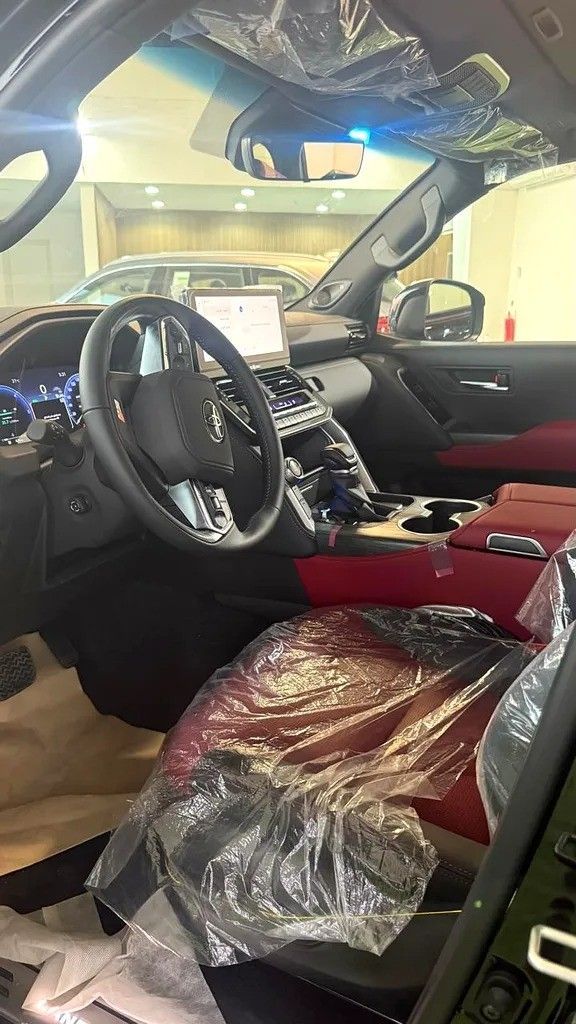 New Toyota Land Cruiser 70 Series Facelift 2, 2.8 l, 2025 in Abu Dhabi by New Sahraa Cars, Black color. GCC Specs | AUTO.AE