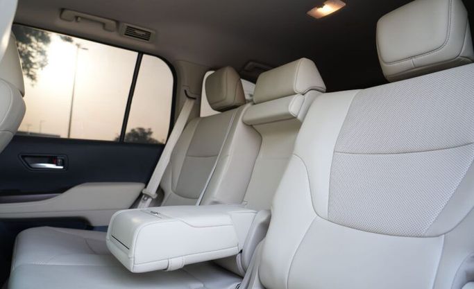 Used Toyota Land Cruiser 300 Series, 3.4 l, 2022 in Abu Dhabi by Advantage Motors, Black color. GCC Specs | AUTO.AE