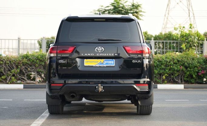 Used Toyota Land Cruiser 300 Series, 3.4 l, 2022 in Abu Dhabi by Advantage Motors, Black color. GCC Specs | AUTO.AE