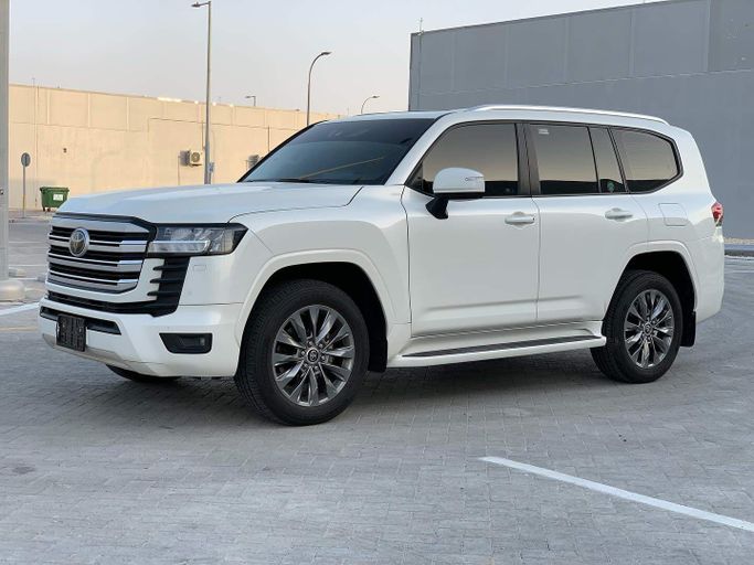 Used Toyota Land Cruiser 300 Series, 4.0 l, 2023 in Abu Dhabi by Al Fajr Automobile showroom, White color. Other | AUTO.AE