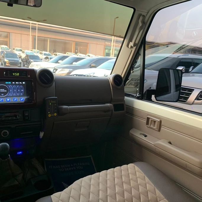Used Toyota Land Cruiser 70 Series Facelift 1, 4.0 l, 2018 in Abu Dhabi by Al Fajr Automobile showroom, Beige color. GCC Specs | AUTO.AE