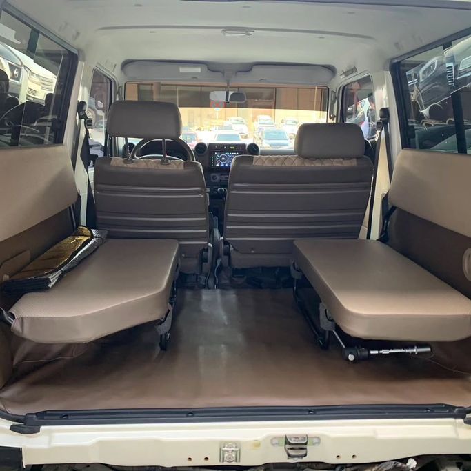 Used Toyota Land Cruiser 70 Series Facelift 1, 4.0 l, 2018 in Abu Dhabi by Al Fajr Automobile showroom, Beige color. GCC Specs | AUTO.AE