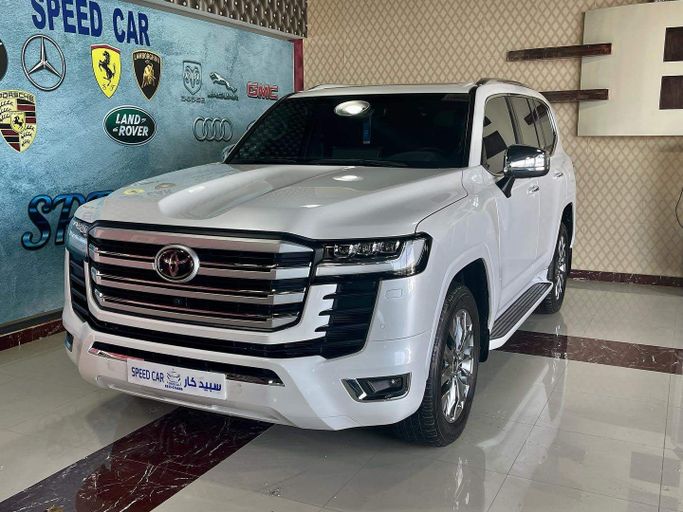 Used Toyota Land Cruiser 300 Series, 3.4 l, 2022 in Abu Dhabi by Speed Car Motors, White color. GCC Specs | AUTO.AE