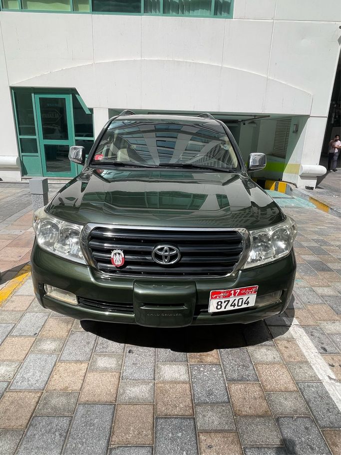 مستعملة Toyota Land Cruiser السلسلة 200, 4.0 l, 2009 في في أبو ظبي، اللون أخضر. مواصفات الخليج | AUTO.AE