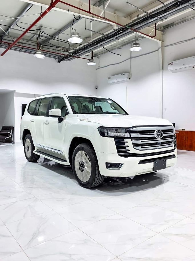 جديدة Toyota Land Cruiser Twin Turbo السلسلة 300, 3.5 l, 2026 في في أبو ظبي، اللون أبيض. مواصفات الخليج | AUTO.AE
