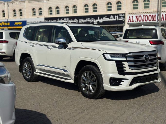 New Toyota Land Cruiser 300 Series, 4.0 l, 2026 in Abu Dhabi by AL NOJOOM CARS, White color.  | AUTO.AE | Listing #257824