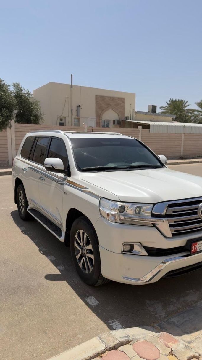 مستعملة Toyota Land Cruiser 200 Series 200 Series Facelift 2, 5.7 l, 2018 في في أبو ظبي، اللون أبيض. أخرى | AUTO.AE | إعلان #257956