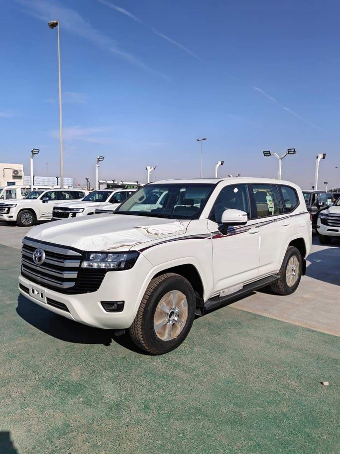جديدة Toyota Land Cruiser Twin Turbo السلسلة 300, 3.5 l, 2025 في في أبو ظبي من AL NOJOOM CARS، اللون أبيض.  | AUTO.AE | إعلان #258112
