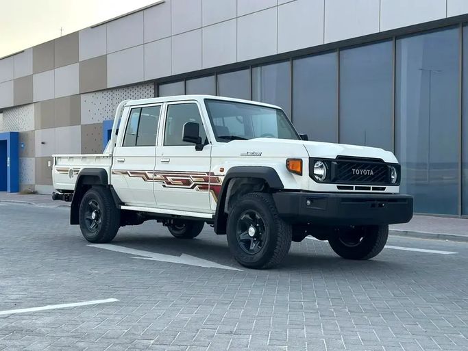 New Toyota Land Cruiser 70 Series Facelift 2, 4.0 l, 2025 in UAE, Abu Dhabi by Al Lulu Cars, White color. GCC Specs | AUTO.AE | Listing #274281