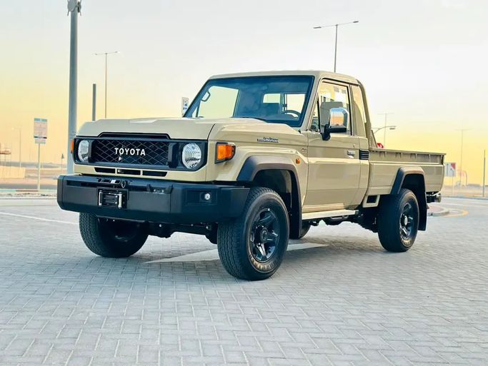 New Toyota Land Cruiser 70 Series Facelift 2, 4.0 l, 2025 in UAE, Abu Dhabi by Al Lulu Cars, Beige color. GCC Specs | AUTO.AE | Listing #274282