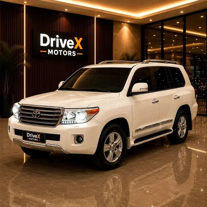 Подержанный Toyota Land Cruiser 200 Series Рестайлинг 1, 5.7 л, 2012 в ОАЭ, Абу-Даби от Drive X Motors Белый цвет. GCC | AUTO.AE | Объявление #274422
