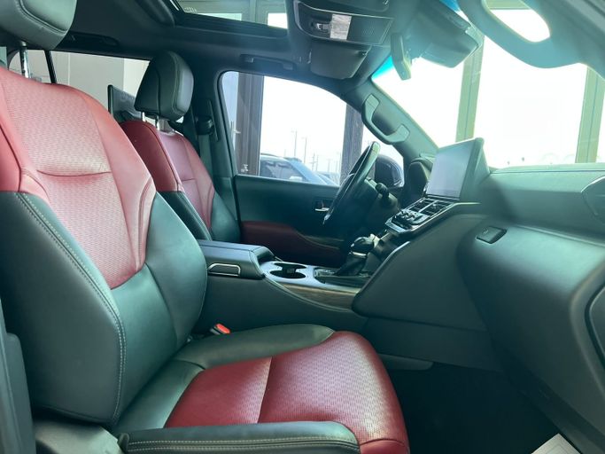 مستعملة Toyota Land Cruiser Twin Turbo السلسلة 300، 3.5 لتر، 2022 في الإمارات، أبوظبي من The One Motors، اللون أسود. مواصفات الخليج | AUTO.AE | إعلان #295620 — صورة 20 من 23