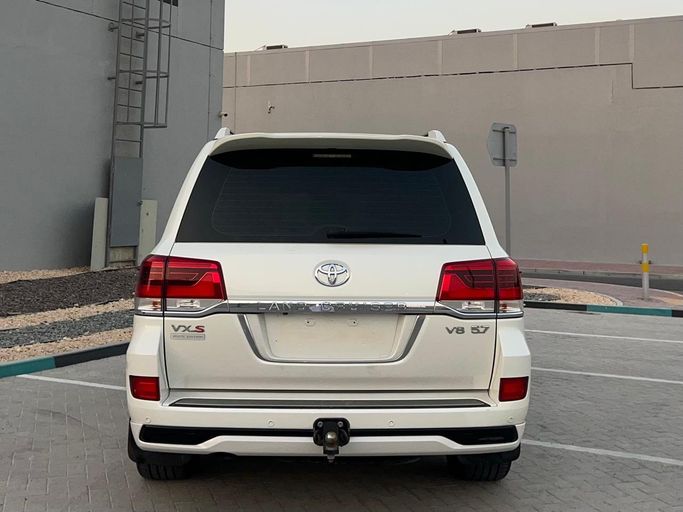 مستعملة Toyota Land Cruiser 200 Series 200 Series Facelift 2، 5.7 لتر، 2018 في الإمارات، أبوظبي من The One Motors، اللون أبيض. مواصفات الخليج | AUTO.AE | إعلان #295622 — صورة 20 من 20