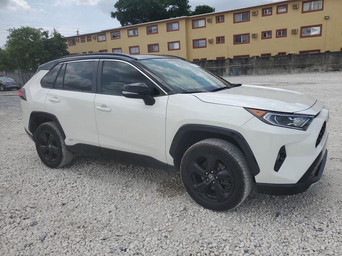 Used Toyota RAV4 V (XA50), 2.5 l, 2021 in Abu Dhabi by Drive Time Motors, White color. American Specs | AUTO.AE