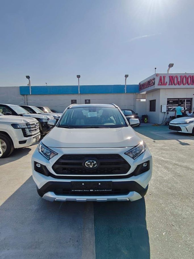 Новый Toyota RAV4 V (XA50), 2.0 л, 2025 в Абу-Даби от AL NOJOOM CARS Белый цвет.  | AUTO.AE | Объявление #258096