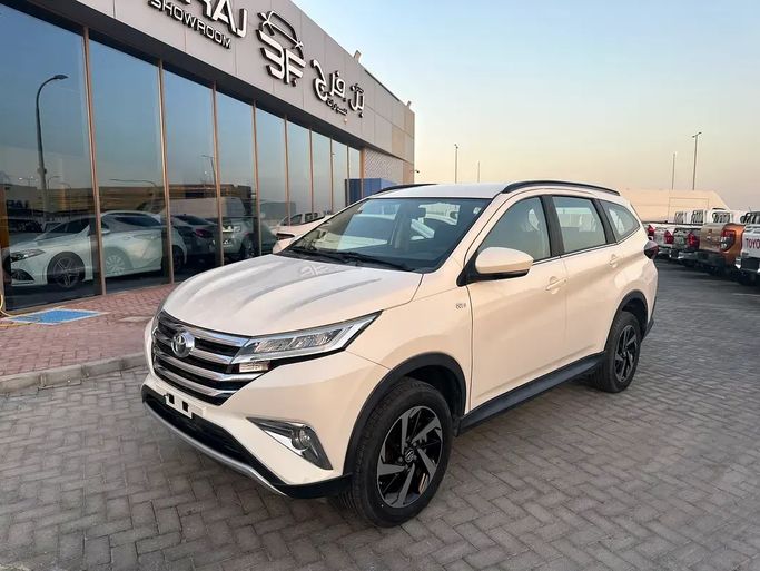مستعملة Toyota Rush ثانياً, 1.5 l, 2022 في في الإمارات, أبوظبي من Bin Faraj Automobile Showroom، اللون أبيض. مواصفات الخليج | AUTO.AE | إعلان #275558