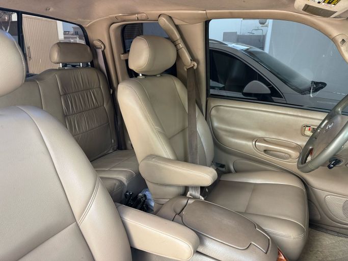 Used Toyota Tundra I Facelift, 4.7 l, 2003 in Abu Dhabi, Black color. American Specs | AUTO.AE