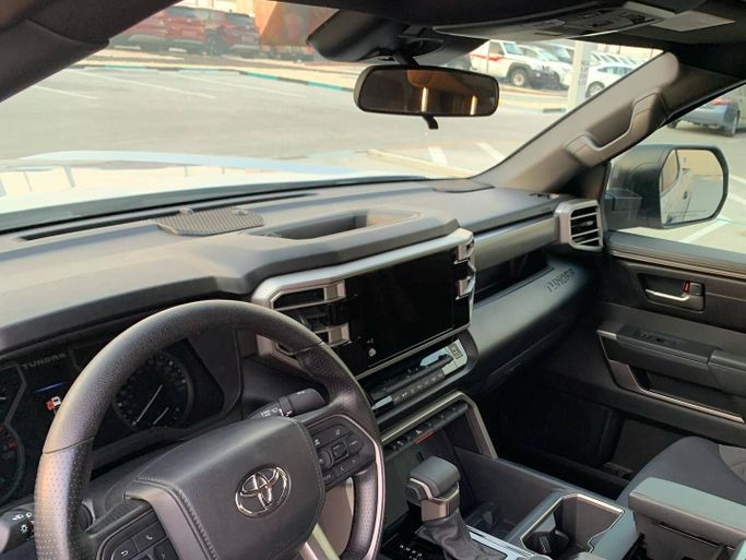 Used Toyota Tundra III, 3.4 l, 2025 in Abu Dhabi by Al Fajr Automobile showroom, Silver color. Other | AUTO.AE