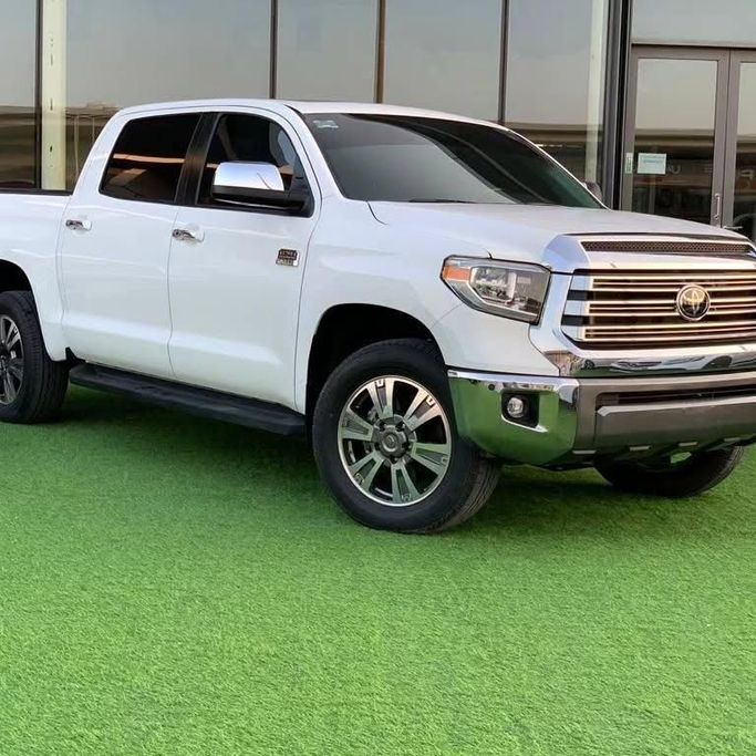 Used Toyota Tundra II Facelift, 5.7 l, 2021 in Abu Dhabi by Al Fajr Automobile showroom, White color. GCC Specs | AUTO.AE