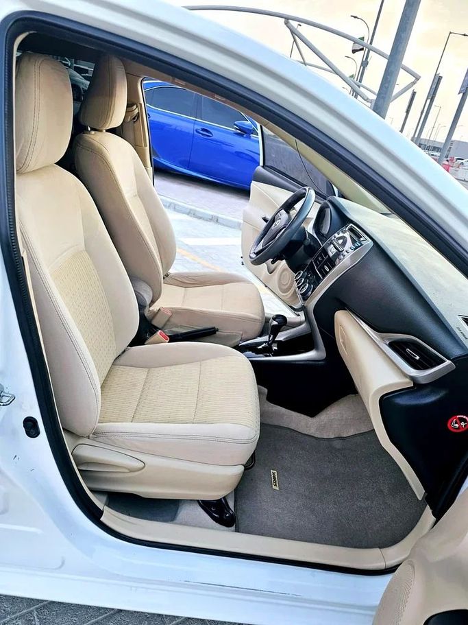 مستعملة Toyota Yaris شد الوجه XP150 XP150, 1.5 l, 2019 في في أبو ظبي من Al Asad Automobile Showroom، اللون أبيض. مواصفات الخليج | AUTO.AE