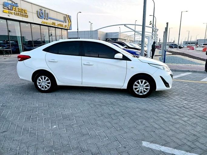 مستعملة Toyota Yaris شد الوجه XP150 XP150, 1.5 l, 2019 في في أبو ظبي من Al Asad Automobile Showroom، اللون أبيض. مواصفات الخليج | AUTO.AE