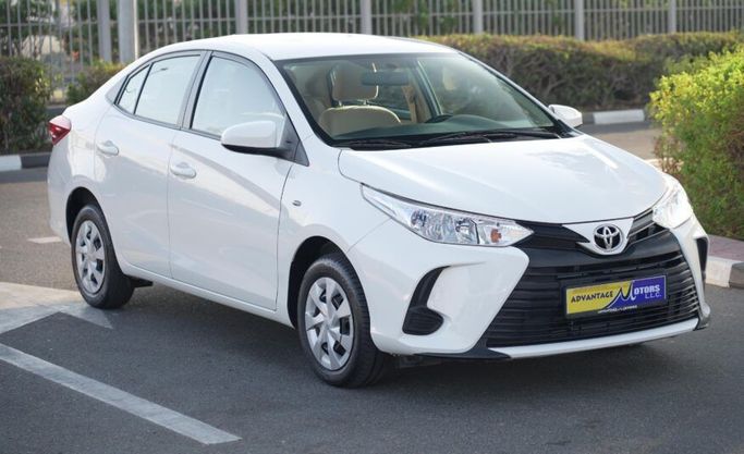 Used Toyota Yaris XP150 Facelift, 1.5 l, 2022 in Abu Dhabi by Advantage Motors, White color. GCC Specs | AUTO.AE