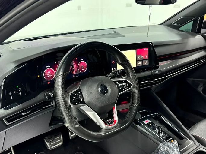 Подержанный Volkswagen Golf GTI GTI Clubsport VIII, 2.0 л, 2022 в Абу-Даби от F1 Lebanon vehicle Trading Черный цвет. GCC | AUTO.AE