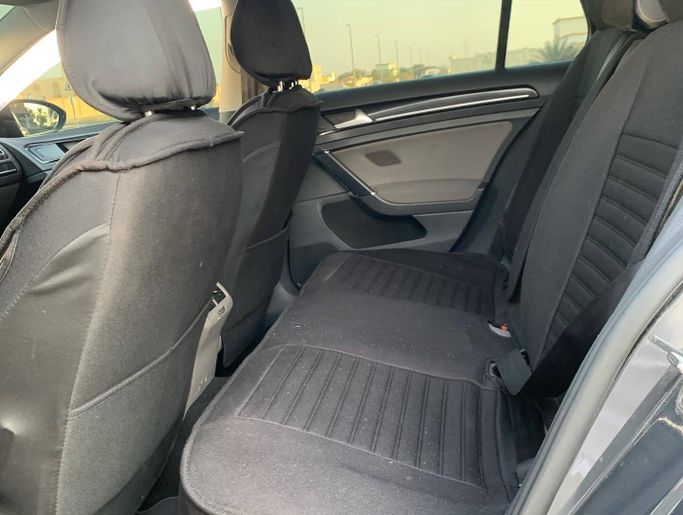 Used Volkswagen Golf VII, 1.8 l, 2015 in Abu Dhabi by Al Fajr Automobile showroom, Black color. GCC Specs | AUTO.AE
