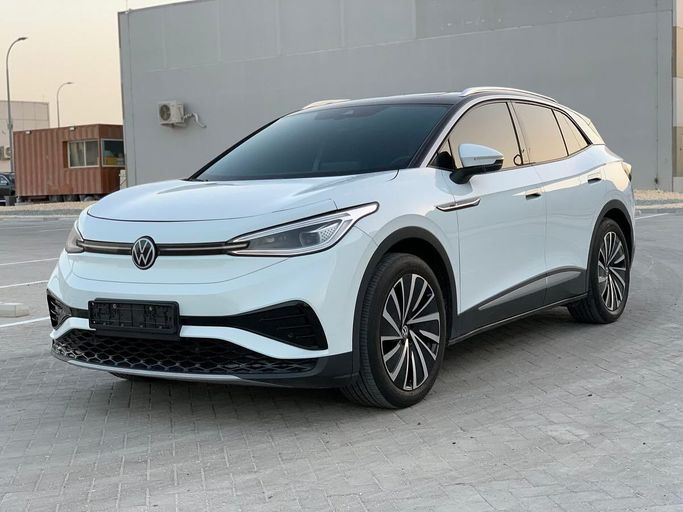 مستعملة Volkswagen ID.4, 2021 في في أبو ظبي من Al Fajr Automobile showroom، اللون أبيض. أخرى | AUTO.AE