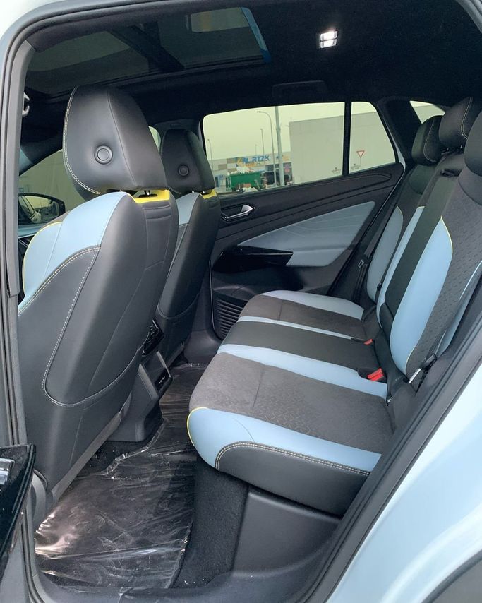 مستعملة Volkswagen ID.4, 2021 في في أبو ظبي من Al Fajr Automobile showroom، اللون أبيض. أخرى | AUTO.AE